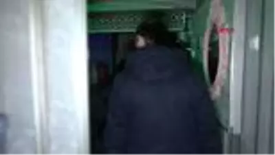 Polisten masaj salonlarına baskın! 45 bin lira para cezası kesildi Polisten masaj salonlarına baskın! 45 bin lira para cezası kesildi