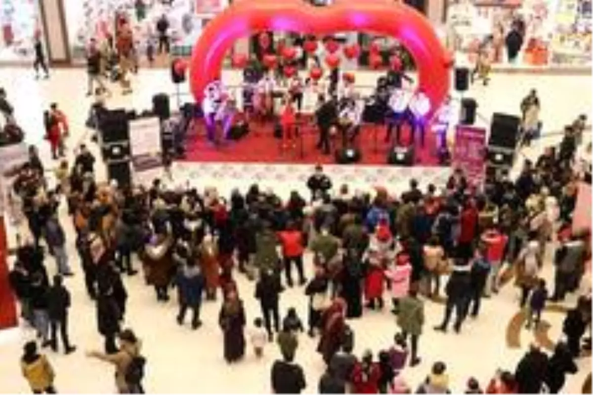 Ceylan Karavil Park AVM'de Sevgililer Günü etkinliği