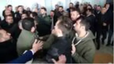 CHP kongresinde çıkan arbedede partililer yumruklaştı