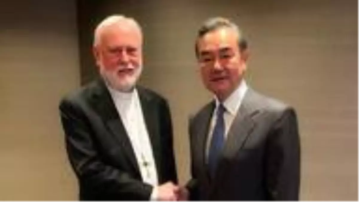 Çin ve Vatikan arasında ilk üst düzey temas: Dışişleri bakanları buluştu