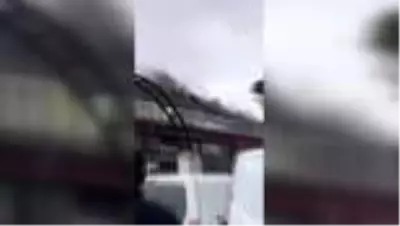 Esenyurt'ta sanayi sitesinin çatısında çıkan yangın söndürüldü