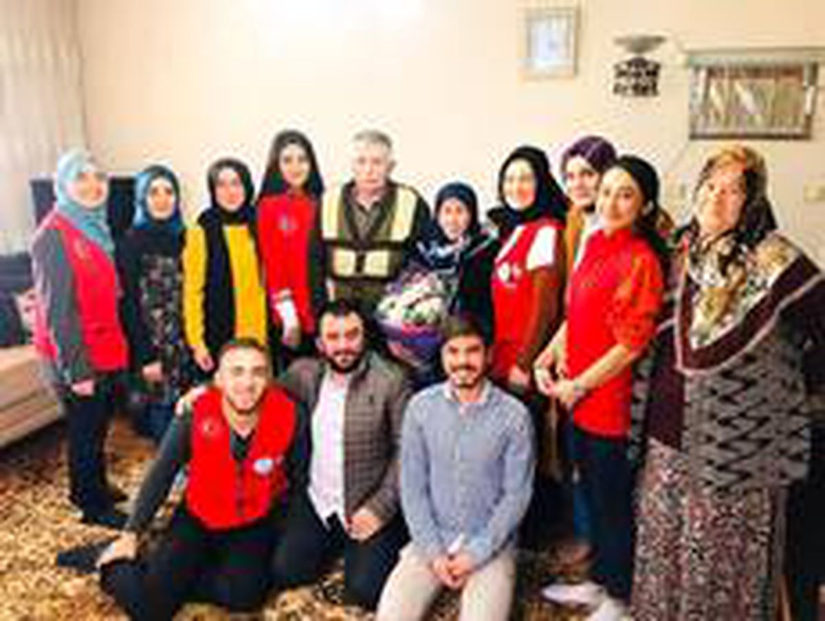 Gençlerden, yaşlı büyüklerine ziyaret