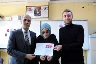 Görme engelli kız 2 ayda Kur'an-ı Kerim okumayı öğrendi Görme engelli kız 2 ayda Kur'an-ı Kerim okumayı öğrendi