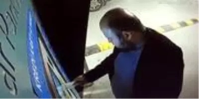 İstanbul Havalimanı'nda tepki çeken görüntü! Önce tekmeledi, sonra yumrukladı