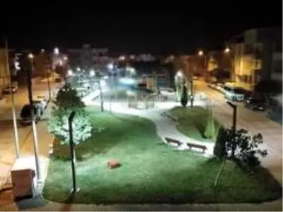 Karesi'de parklar ışıl ışıl
