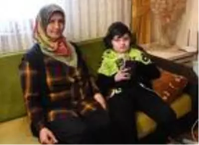 3 yaşında temizlik maddesi içen çocuk, 9 yılda 304 kez ameliyat oldu 3 yaşında temizlik maddesi içen çocuk, 9 yılda 304 kez ameliyat oldu