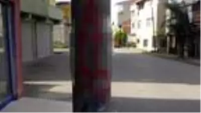 Mahallenin duvarlarına çizilen müstehcen resimler tepki çekti Mahallenin duvarlarına çizilen müstehcen resimler tepki çekti