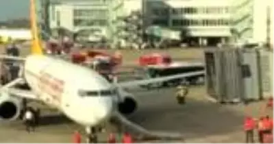 Pegasus uçağında yangın paniği! Yolcular tahliye edildi