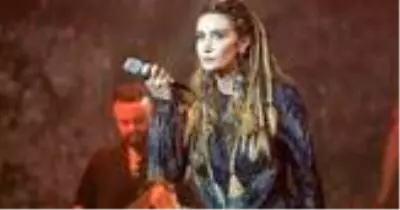 Şarkıcı Sıla Gençoğlu, rahatsızlandığı için Ankara konserini iptal etti