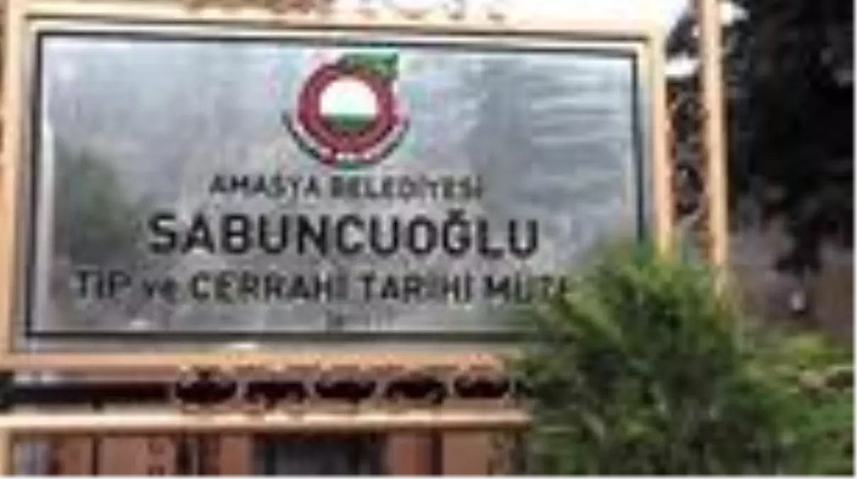 Sabuncuoğlu Şerefeddin'in 555 yıl önce yazdığı eser tıp öğrencilerine ışık tutacak