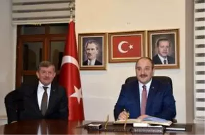 Sanayi ve Teknoloji Bakanı Varank, Trabzon'da ziyaretler gerçekleştirdi Sanayi ve Teknoloji Bakanı Varank, Trabzon'da ziyaretler gerçekleştirdi