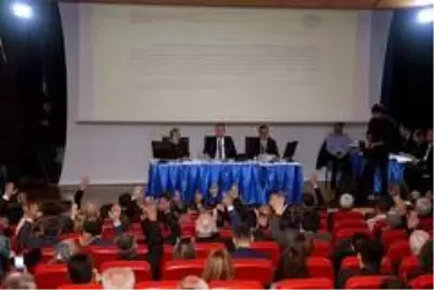 Seçer: 'Kendini yakmak isteyen vatandaş Haziran'da disiplin soruşturmasıyla çıkarıldı' Seçer: 'Kendini yakmak isteyen vatandaş Haziran'da disiplin soruşturmasıyla çıkarıldı'
