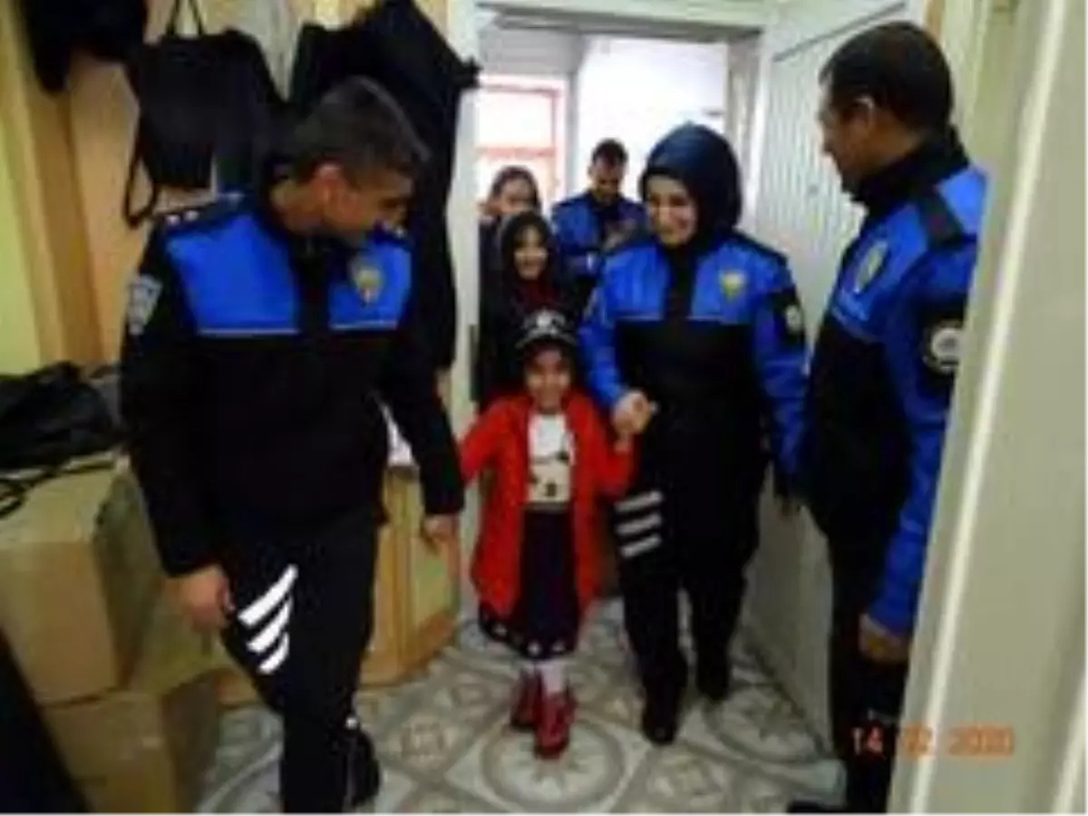 Şehit kızına doğum günü sürprizi