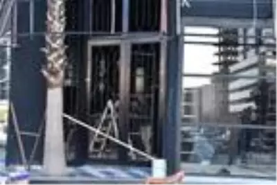Serhat Akın, İzmir'de açacağı restoranın mutfağını Cemre Uyanık'a teslim etti Serhat Akın, İzmir'de açacağı restoranın mutfağını Cemre Uyanık'a teslim etti