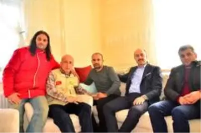 Yardım kampanyası başlatılan Samet'in ameliyat günü kesinleşti Yardım kampanyası başlatılan Samet'in ameliyat günü kesinleşti