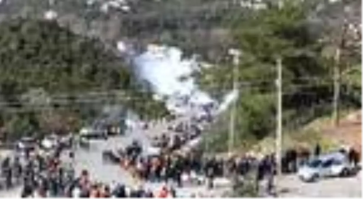 Alanyaspor'a meşaleli karşılama