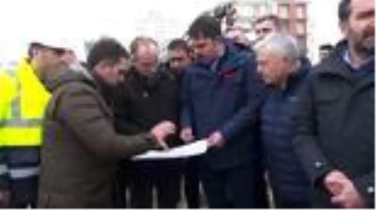 Bakan Kurum, deprem bölgesinde inceleme yaptı