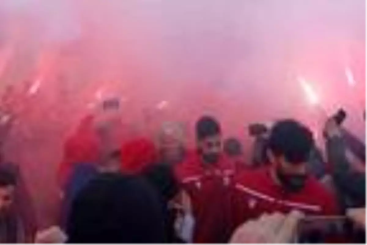 Samsunspor'a havalimanında coşkulu karşılama