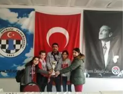 Selendi YBO'dan satrançta büyük başarı