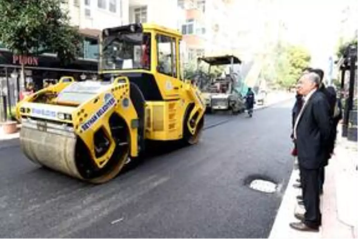 Seyhan'da asfalt çalışmaları