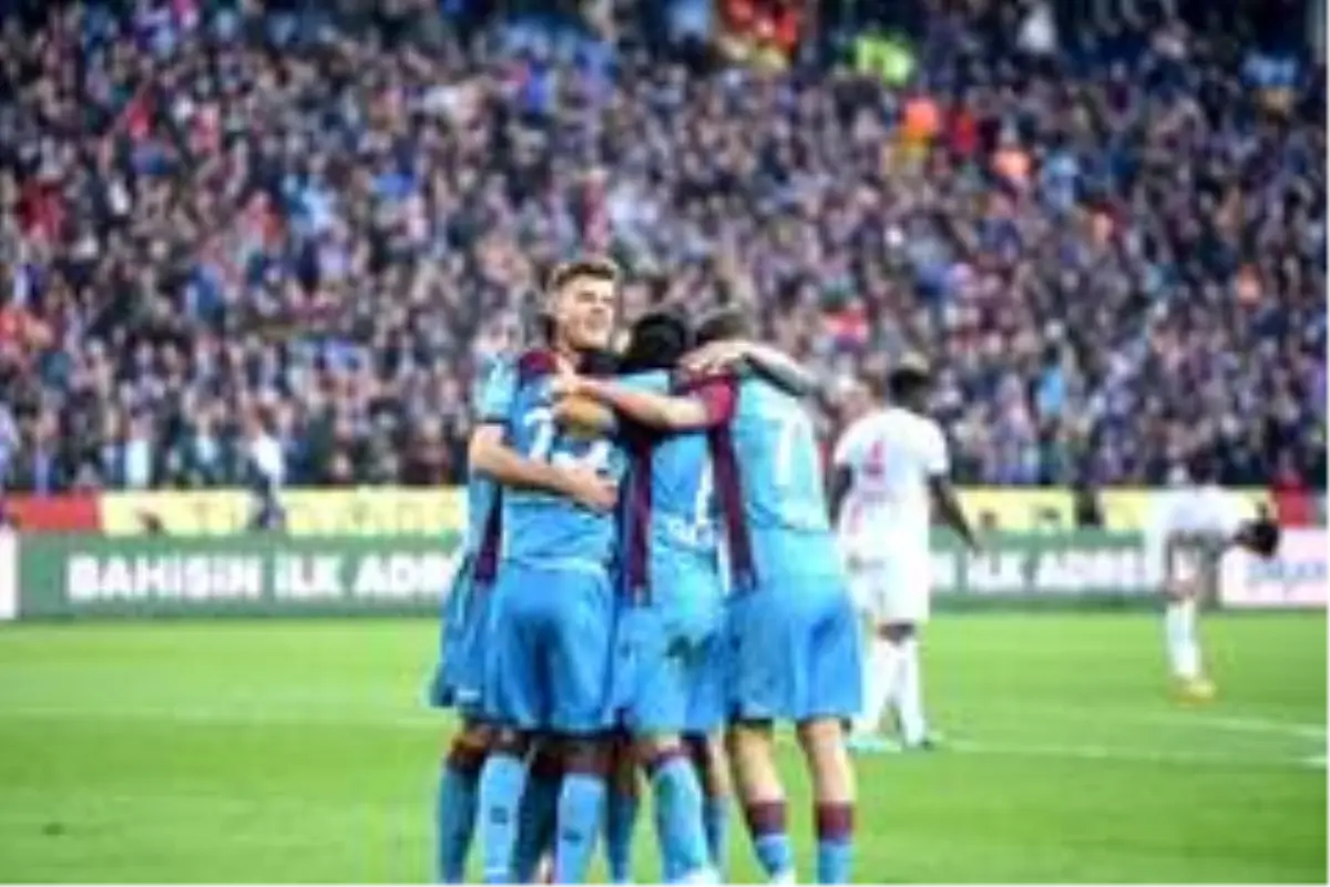 Süper Lig: Trabzonspor: 2 - Sivasspor: 0 (İlk yarı)