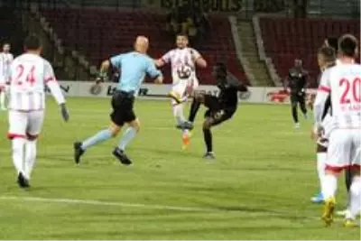 TFF 1. Lig: E.H. Balıkesirspor: 0 - İstanbulspor: 5 TFF 1. Lig: E.H. Balıkesirspor: 0 - İstanbulspor: 5