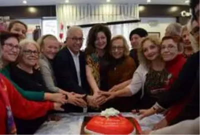 Yaşlılardan Sevgililer Günü kutlaması