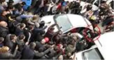 Adana halkı, Murat Yıldırım'ı görmek için Ramo dizisinin setinde izdiham oluşturdu Adana halkı, Murat Yıldırım'ı görmek için Ramo dizisinin setinde izdiham oluşturdu