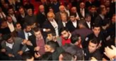 CHP kongresinde gergin anlar! Çevik kuvvet müdahale etti