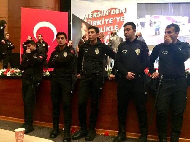 CHP kongresinde gergin anlar! Çevik kuvvet müdahale etti