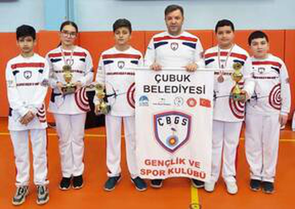 Çubuklu okçular 5 kupa, 4 madalya kazandı