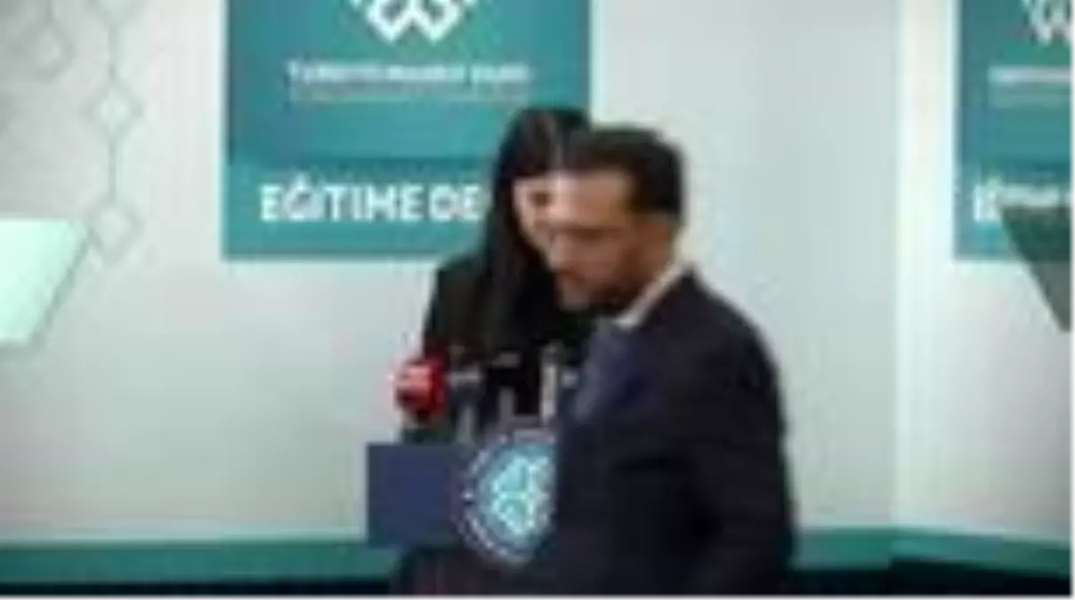 Cumhurbaşkanı Yardımcısı Oktay: 'Milletimizin mayasında okumaya, anlamaya ve irfana çağıran bir...