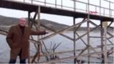 Demirköprü barajı'nda su seviyesi yüzde 1.5 oranına düştü Demirköprü barajı'nda su seviyesi yüzde 1.5 oranına düştü