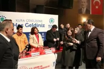 Elazığ'da 132 rezerv konut kurayla depremzedelere tahsis edildi Elazığ'da 132 rezerv konut kurayla depremzedelere tahsis edildi