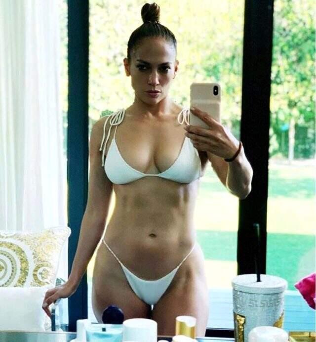 Jennifer Lopez'in bikinili paylaşımına milyonlarca beğeni geldi