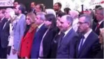 Kahramanmaraş mankenler, podyumda maraş işi elbiselerle yürüdü Kahramanmaraş mankenler, podyumda maraş işi elbiselerle yürüdü