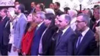 Kahramanmaraş mankenler, podyumda maraş işi elbiselerle yürüdü Kahramanmaraş mankenler, podyumda maraş işi elbiselerle yürüdü