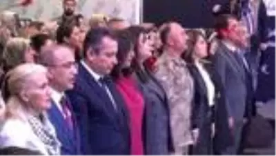 Kahramanmaraş mankenler, podyumda maraş işi elbiselerle yürüdü Kahramanmaraş mankenler, podyumda maraş işi elbiselerle yürüdü