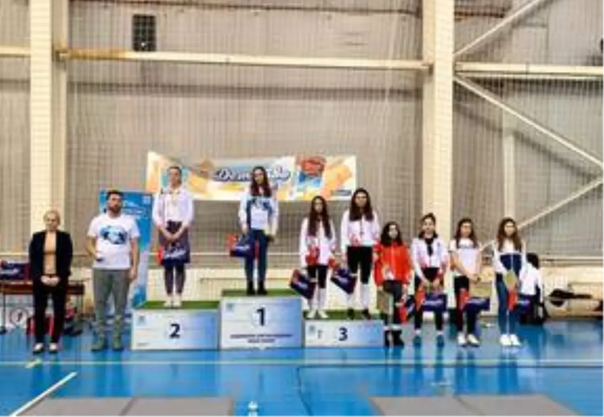 Milli eskrimcilerden Sofya'da 21 madalya