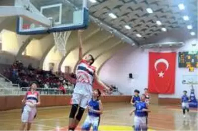 Potada yarı finale çıkan 4 bölge takımı belli oldu Potada yarı finale çıkan 4 bölge takımı belli oldu