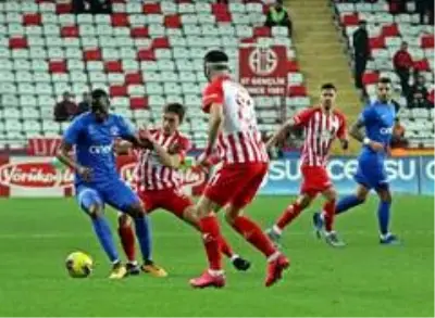 Süper Lig: Antalyaspor: 0 - Kasımpaşa: 0 (İlk yarı) Süper Lig: Antalyaspor: 0 - Kasımpaşa: 0 (İlk yarı)