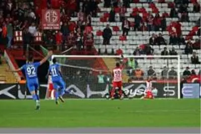 Süper Lig: Antalyaspor: 0 - Kasımpaşa: 0 (İlk yarı) Süper Lig: Antalyaspor: 0 - Kasımpaşa: 0 (İlk yarı)