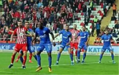 Süper Lig: Antalyaspor: 0 - Kasımpaşa: 0 (İlk yarı) Süper Lig: Antalyaspor: 0 - Kasımpaşa: 0 (İlk yarı)