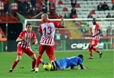 Süper Lig: Antalyaspor: 0 - Kasımpaşa: 0 (İlk yarı) Süper Lig: Antalyaspor: 0 - Kasımpaşa: 0 (İlk yarı)