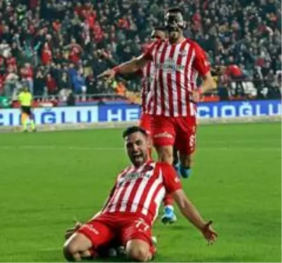 Süper Lig: Antalyaspor: 3 - Kasımpaşa: 1 (Maç sonucu) Süper Lig: Antalyaspor: 3 - Kasımpaşa: 1 (Maç sonucu)