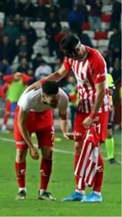 Süper Lig: Antalyaspor: 3 - Kasımpaşa: 1 (Maç sonucu) Süper Lig: Antalyaspor: 3 - Kasımpaşa: 1 (Maç sonucu)
