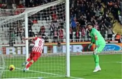 Süper Lig: Antalyaspor: 3 - Kasımpaşa: 1 (Maç sonucu) Süper Lig: Antalyaspor: 3 - Kasımpaşa: 1 (Maç sonucu)