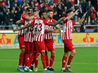Süper Lig: Antalyaspor: 3 - Kasımpaşa: 1 (Maç sonucu) Süper Lig: Antalyaspor: 3 - Kasımpaşa: 1 (Maç sonucu)