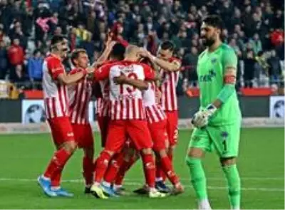 Süper Lig: Antalyaspor: 3 - Kasımpaşa: 1 (Maç sonucu) Süper Lig: Antalyaspor: 3 - Kasımpaşa: 1 (Maç sonucu)