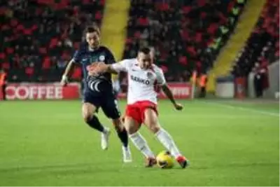 Süper Lig: Gaziantep FK: 0 - Çaykur Rizespor: 0 (İlk yarı) Süper Lig: Gaziantep FK: 0 - Çaykur Rizespor: 0 (İlk yarı)